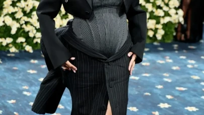 Rihanna Üçüncü Kez Hamile! Moda Şovu Sürprize Dönüştü