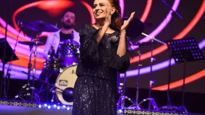 Yıldız Tilbe’den 5 Yıllık Gecikmeyle Gündem Yaratan Maradona Paylaşımı