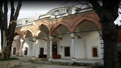 Hem İmarethane Hem Medrese Yapısını Bünyesinde Bulunduruyor Haseki Sultan Camii