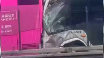 İstanbul’da Toplu Taşımada Kaza Alarmı: Metrobüsler Çarpıştı