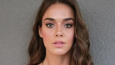 Bensu Soral’dan Göz Kamaştıran Yaz Pozları