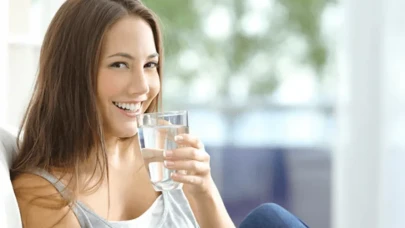 Aç Karnına İçilen Bir Bardak Su: Günde Sadece 5 Dakika ile Gelen Sağlık Mucizesi!
