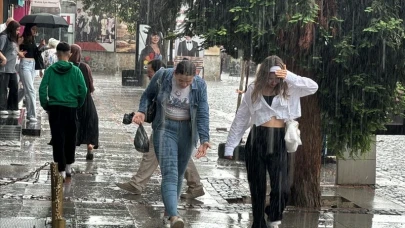 İstanbul ve Sakarya için 26 Mayıs hava durumu uyarısı: Kuvvetli sağanak ve fırtına geliyor!