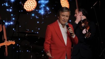 Erol Evgin Sahneye Çıktı, İstanbul Büyülendi! Bu Konseri Kaçıran Çok Şey Kaybetti