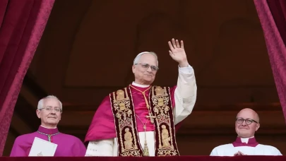 Trump’tan Amerikalı Papa’ya İlk Mesaj!