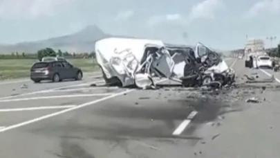 Iğdır’da Tırla Çarpışan Araç Hurdaya Döndü: 1 Ağır Yaralı