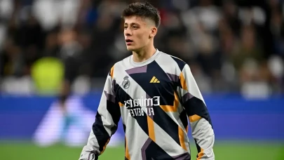 “Ay’a Benzer”i söyledi, sosyal medya yıkıldı