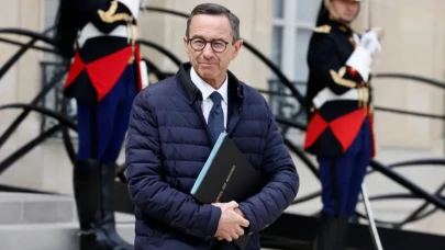 Fransa’da Vatandaşlığa Yeni Engel: Dil, İş ve Uyum Şartı