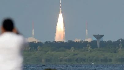 Hindistan, Casus Uydularla Sınır Güvenliğini Artırıyor