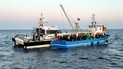 Kadın ve Çocuklarla Dolu Teknede İnsan Kaçakçılığı Operasyonu!