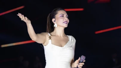 Manisa Ebru Yaşar’la Sallandı: Türkiye Kültür Yolu Festivali’nden Coşkulu Gece