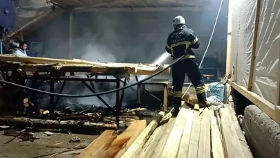 Burdur’da Hizar Atölyesinde Gece Yarısı Yangını Paniği