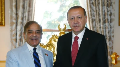 Cumhurbaşkanı Erdoğan, Pakistan Başbakanı Şahbaz Şerif ile Görüştü