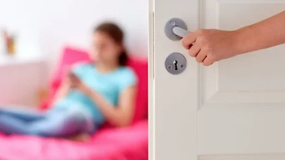 Genç Anneye Şok Tavsiye: Kızını Odaya Kilitle!