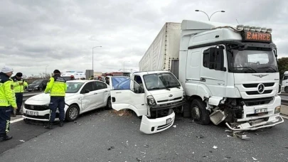 TEM'de Zincirleme Kaza! Avcılar’da Trafik Felç Oldu