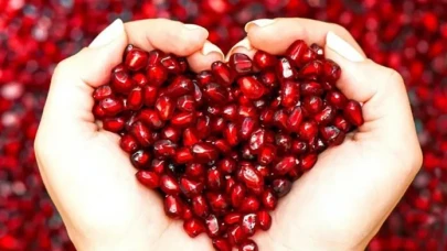 Sabahları Nar Yiyerek Cildinizi Parlatın ve Sindiriminizi Düzenleyin