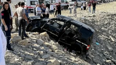 Şırnak Yolunda Faciası Aile ! Araç Devrildi, Üç Kişi Hayatını Kaybetti