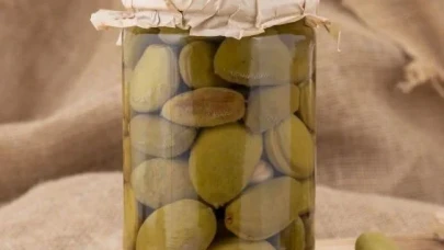 Bu Lezzet Kaçmaz! Çağla Turşusu Nasıl Yapılır, Kaç Kalori?