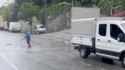 İstanbul’da İETT Otobüsünden Sızan Mazot Zincirleme Kazaya Yol Açtı