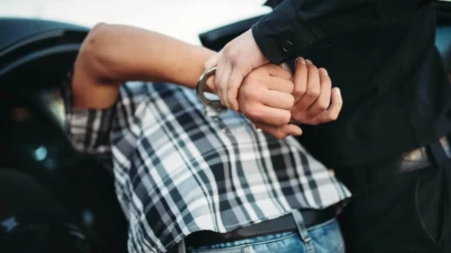 Cezasını Parayla Sildirdiğini Söyledi, Tutuklandı
