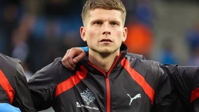 Logi Tomasson Hangi Takımda Forma Giyiyor, Piyasa Değeri, Bonservisi Kimde, Sakatlığı Var mı? Kariyerine Dair Bilgiler