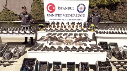 "Yeni Nesil Mafya"ya Büyük Darbe! İstanbul'da Silah ve Çalıntı Araçlar Ele Geçirildi