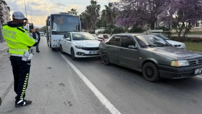 Antalya D-400 Karayolu’nda Zincirleme Kaza: 3 Yaralı