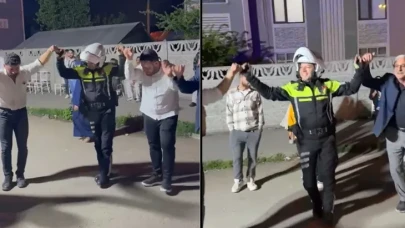 Yolu Açtı, Halaya Katıldı! Polis Memurundan Düğün Davetlilerine Jest