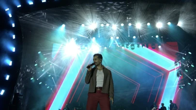 Gökhan Türkmen Manisa’yı Salladı: Festivalin Finalinde Coşku Zirve Yaptı!