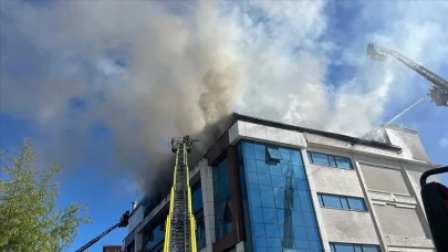 Esenyurt’ta Yangın Alarmı: 5 Katlı Binada Alevler Yükseliyor