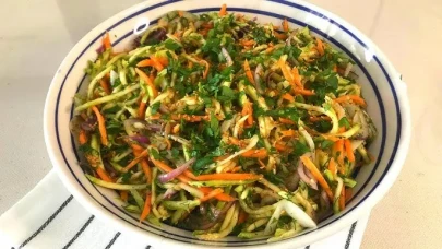 Diyet Yapanlara Müjde! Havuçlu Kabak Salatası Tarifiyle Hafif ve Sağlıklı Sofralar