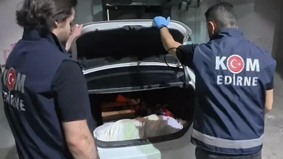 Bagajdan tarih fışkırdı! Çarşafa sarılı heykelle yakalandılar