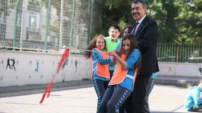 Eğitimde geleneksel oyun ve yapay zekâ buluşması