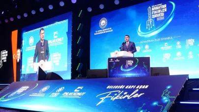 Bakan kurum, Emlak Konut Anahtar Fi̇ki̇rler Zi̇rvesi̇'nde konuştu:"Dünyaya örnek olduk!”