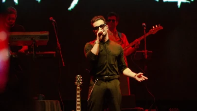 Gökhan Türkmen Mersin’de Sahneye Çıktı, Müzikseverler Mest Oldu!