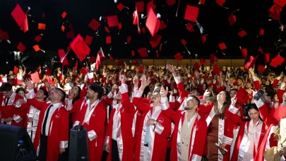 Antalya Belek Üniversitesi’nde mezuniyet töreni bayram havasında geçti!