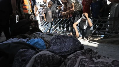 Gazze’de Can Kaybı 56 Bini Aştı: İsrail Son 24 Saatte 81 Filistinliyi Daha Katletti