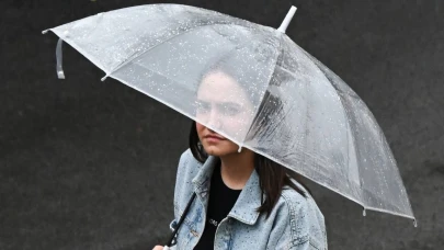 Meteoroloji'den uyarı geldi: Hava sıcaklıkları düşüyor! Bu bölgelerde sağanak var