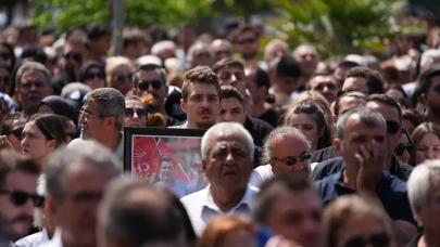 Manisa Başkanını Uğurladı: Ferdi Zeyrek’e Gözyaşlarıyla Veda
