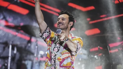 Buray’dan bayramda müzik şöleni! Açılışı Bodrum’da yaptı sıra Antalya’da