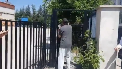 Sınava geç kaldı, rüşvet teklif etti! Sosyal medyada gündem olan genç bakın kim çıktı