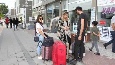 İstanbul'da İranlılar otogarlara akın etti: Ek seferler başlatıldı