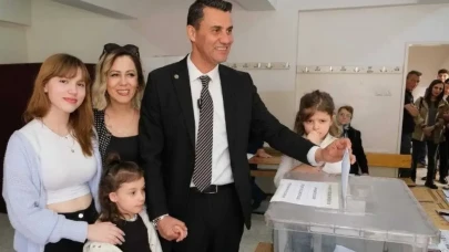 Ferdi Zeyrek Evli mi, Eşi Kim, Kiminle Evli, Alevi mi, Kaç Tane Çocuğu var? Ferdi Zeyrek’in Eşi Hakkında Merak Edilenler