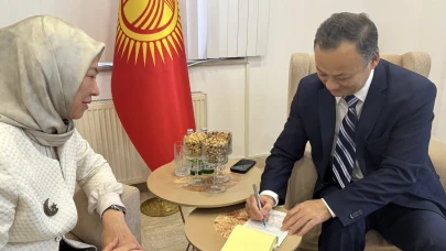 Kurban bereketi sınır tanımıyor: Büyükelçiler vekâletlerini Türk Kızılay’a verdi!