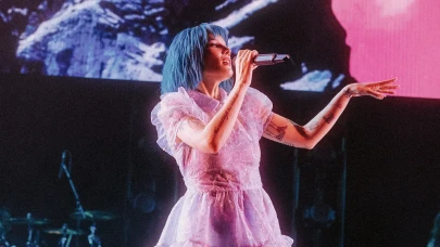 Dünyaca Ünlü Yıldız Halsey, 21 Ağustos’ta Yenikapı’da Sahne Alacak!