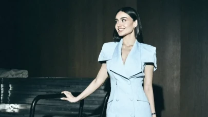 Elif Buse Doğan’dan Kayahan’a Göz Dolduran Saygı! O Anlar Dakikalarca Ayakta Alkışlandı