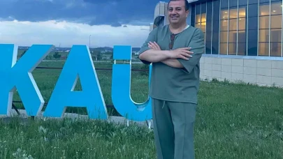 Ünlü sanatçı Anıl Alan Kars’ı salladı! Gençlerden büyük ilgi