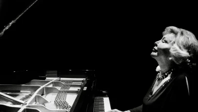 Kadıköy’de Kültür Rüzgârı: Gülsin Onay Terminal Sahnesinde!