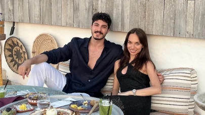 Gün Batımında Romantizm: Eylül Tumbar ve Enes Koçak Tatilde Göz Kamaştırdı