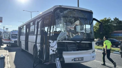Erzincan’da Dehşet Anları: Otobüsle Tır Çarpıştı, 3 Yaralı!